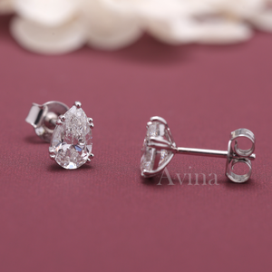 Boucles d'oreilles solitaires en diamant de culture certifié IGI, taille poire, en or blanc/rose et jaune 9 carats, avec fermoir poussoir - Product Image 2