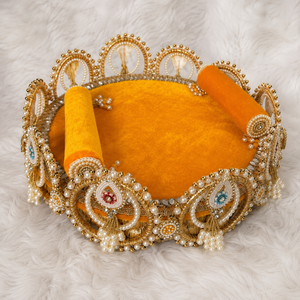 Asiento de Pooja Tradicional Hecho a Mano de Terciopelo Naranja con Perlas Doradas para Dioses Singhasan Laddu Gopal Ji Ganesh Ji - Product Image 2