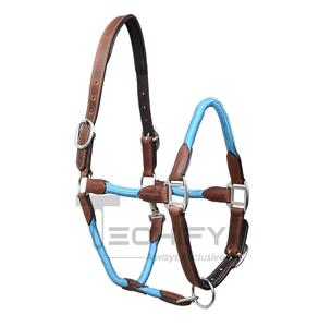 Cabestro de cuero para caballo con diseño trenzado azul, collar ajustable y herrajes metálicos duraderos - Product Image 1