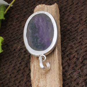 Collar Artesanal Vintage de Plata de Ley 925 Chapado en Platino con Colgante de Charoita Natural Engastado en Bisel, Venta al por Mayor - Product Image 4