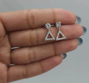 Pendientes Colgantes de Triángulo Abierto con Diamantes de Laboratorio de 0.78 Ct, Oro de 14K, Joyería Geométrica Minimalista con Diamantes, Regalo para Mujer - Product Image 4