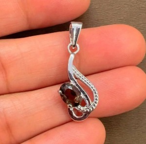 Pendentif tendance en argent sterling plaqué rhodium avec quartz fumé ovale – Fait main, cadeau minimaliste POUR ELLE - Product Image 3