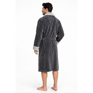 Peignoir à manches longues grande taille avec logo personnalisé, les meilleures robes de nuit en soie pour hommes, peignoir imprimé pour hommes, soie fine d'été - Product Image 2