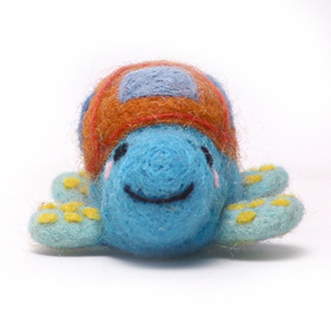 Juguete de tortuga azul hecho a mano con fieltro agujado, con caparazón naranja y patas amarillas, para decoración interior infantil. - Product Image 4