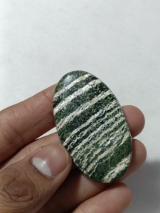 โอปอลสวิสธรรมชาติแบบขายส่ง คุณภาพสูง สีเขียว รูปไข่ สำหรับทำเครื่องประดับ งานแฮนด์เมด ขัดเคลือบด้วยแว็กซ์/น้ำมัน - Product Image 4