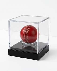 Vitrina Moderna Ecológica de Acrílico Transparente para Exhibición de Pelotas de Cricket en Forma de Cubo Pulido, Base Negra, Almacenamiento Personalizado para Mostrador - Product Image 1