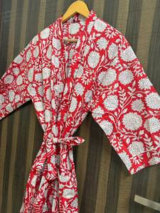 Bata Kimono de Algodón con Estampado Floral Rojo para Mujer |   Bata de Baño Transpirable con Cuello en V y Cordón Ajustable, Estampado Digital, Manga 3/4 |   Ligero para el Verano - Product Image 5
