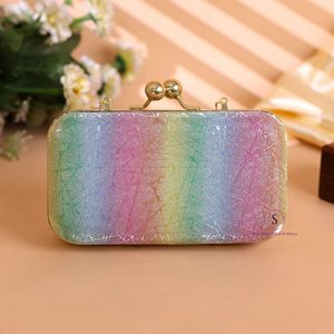 Pochette de mariée élégante rose paon texturée effet croco brodée, pochette rigide texturée pour fêtes et mariages, sac à main pour femme - Product Image 3