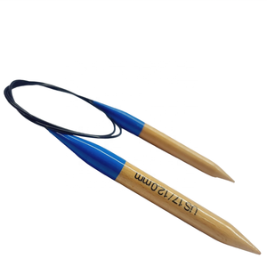 Premium wooden cable knitting <b>needles</b> with polished tips. Reliable quality control makes suitable for large-scale retail supply - Product Image 4