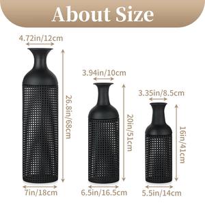 Ensemble de 3 vases décoratifs hauts en métal noir ajouré pour salon, pour l'arrangement de fleurs artificielles, provenant d'Inde - Product Image 5
