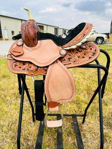 Silla de montar western hecha a mano de cuero genuino, tipo barril, con cincha ancha y duradera para equitación, disponible en todos los colores. - Product Image 2