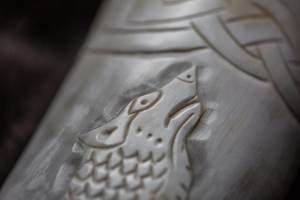 Corne de buffle Viking sculptée à la main, style amour, artisanale - Product Image 2