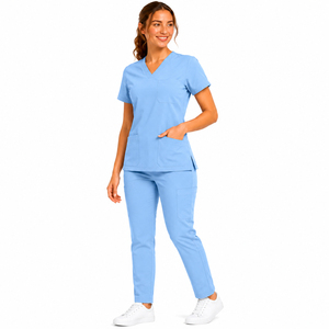 Ensemble de tenue médicale personnalisé pour femme, bleu clair, haut à col en V et pantalon, en coton et polyester tricoté, style jogger extensible, pour hôpital - Product Image 1