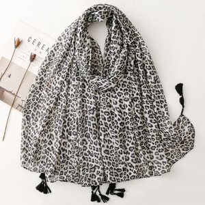 Pañuelos Ligeros con Estampado de Leopardo para el Verano, Pañuelos para la Cabeza para Mujeres Musulmanas, Hijabs - Product Image 4