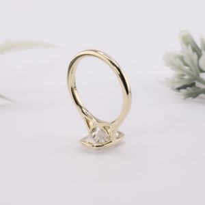 Anillo de Oro Amarillo Sólido de Lujo con Diamante de Laboratorio en Engaste de Bisel, Anillo Minimalista Solitario, Joyería Fina Personalizada, Anillo de Boda Nupcial - Product Image 3