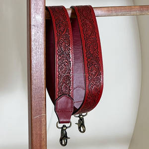 Nouvelle Collection 2026 : Sangle de Remplacement et Accessoires pour Appareil Photo en Cuir Véritable Rouge, Faits Main, Gravés, Robustes et Durables - Product Image 5