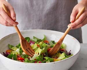 Ensemble de cuillères à salade en bois avec motif feuille, polies à la main, style nordique, écologiques, pour le camping et les événements - Product Image 5