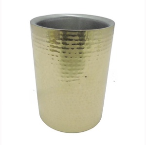 Ensemble d'outils de bar glacière à vin en acier inoxydable martelé et doré avec logo personnalisé pour bars et cocktails - Product Image 1