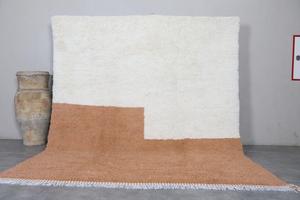 Tapis marocain Beni Ourain en laine noué à la main de luxe, design brodé de style indien, lavable, pour usage intérieur et extérieur, par ITHL - Product Image 2