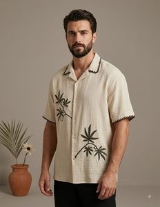 Camisa de Manga Corta de Popelina de Algodón Beige para Hombre con Bordado Floral a Mano, Cuello Camisero, Estilo Casual para Verano - Product Image 5