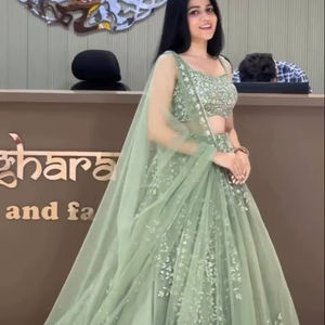 Ramdev Trading Lehenga de créateur en tissu filet souple motif papillon, design traditionnel, 4,5 mètres, matériaux recyclés, toutes saisons, pour les fêtes - Product Image 1