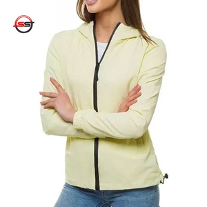 Veste softshell légère à séchage rapide pour femme, 100% polyester, couleur personnalisée, veste d'hiver pour femme avec OEM - Product Image 4