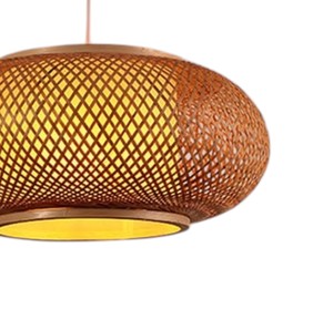 Lustre suspendu décoratif en bambou tressé à la main en forme de tambour unique pour café et bar - Product Image 3