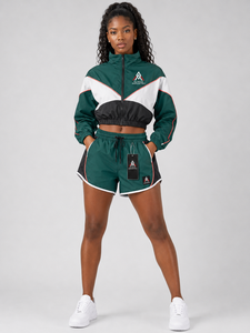 Conjunto Corto de Chaqueta y Pantalones Cortos Cortavientos para Mujer de Alta Calidad, Elegante, Ligero y Cómodo - Product Image 1