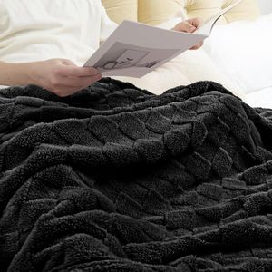 Coperta in Pile Super Morbida e Calda, Leggera, 50x60 Pollici, Motivo a Quadri Nero, per Tutte le Stagioni, per Divano e Letto - Product Image 3