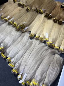 ต่อผมแท้เวียดนาม 100 กรัม สีอ่อน ยาว 60 ซม. แบบ Super Double Drawn  แบบเป็นมัด  ผู้จัดจำหน่ายจากเวียดนาม - Product Image 1