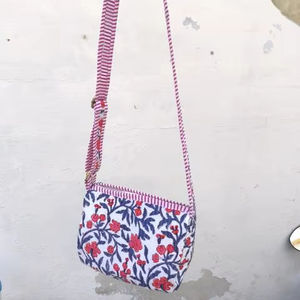 Sac à bandoulière matelassé en coton pour femme, style bohème, imprimé floral, lavable, écologique, sacoche d'été simple - Product Image 1