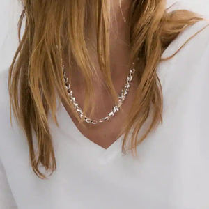 Camiseta de Algodón con Cuello en V y Mangas Cortas, Cómoda, Transpirable, Informal, a la Moda, Servicio OEM, Corte Moderno para el Verano 2026 - Product Image 2