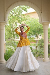 Lehenga Choli jaune pour Navratri, Chaniya Choli spécial Navratri pour femmes, vêtements traditionnels indiens, Lehenga Choli - Product Image 5