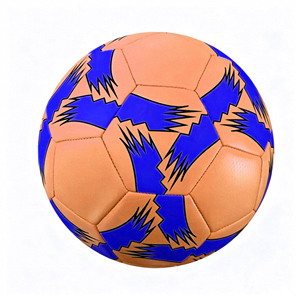 Ballon de football de haute qualité, taille et poids officiels, en PU/PVC laminé, fabriqué pour l'entraînement - Product Image 5