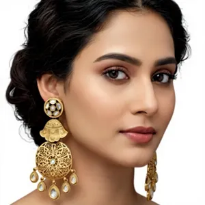 Boucles d'oreilles ethniques plaquées or, imitation perle, classiques, tendance, pour femmes, pour mariage, fête, occasion spéciale - Product Image 1