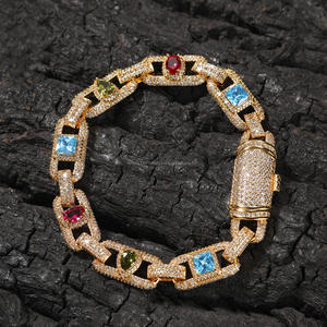 สร้อยข้อมือแบบ Cuban Link สีทองประดับด้วยหินหลากสีและรายละเอียดสไตล์ Iced ที่เปล่งประกาย สำหรับผู้ซื้อเครื่องประดับขายส่ง - Product Image 1