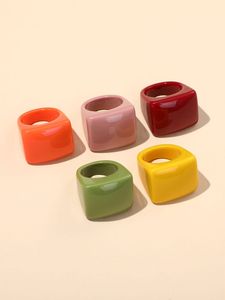 Bague unisexe élégante en résine, accessoire de bijouterie décontracté pour les fêtes - Product Image 2