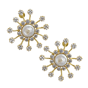 Pendientes Elegantes Chapados en Oro con Perlas y Circonitas - Pendientes Clásicos Minimalistas para Uso Diario y Regalos - Product Image 6