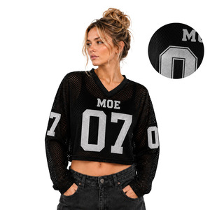 Camiseta Corta Negra Transpirable de Malla con Agujeros, Manga Larga, Estilo Retro Oversize, Jersey de Fútbol Americano, Estampado Personalizado de Marca, Camiseta Casual Y2K - Product Image 1