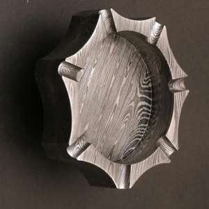 Cendrier en acier Damas à motif personnalisé, cendrier en métal fait à la main pour cigarettes, cigares, cadeau et décoration intérieure - Product Image 6