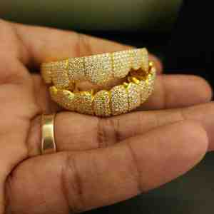 Ensemble de grillz personnalisés pour hommes, sertis de diamants, haut et bas, en argent sterling 925 plaqué or, sertissage pavé, bijoux hip-hop, 8,50 CT IDGL - Product Image 4
