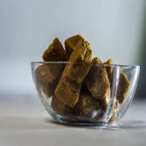 Nouvelle Saison : Cubes de Jaggery Indien pour Importateurs Alimentaires Cherchant des Édulcorants Traditionnels à Base de Canne à Sucre aux Applications Polyvalentes - Product Image 3