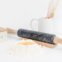 Planche à rouler en bois et marbre pour usage quotidien et rouleau à pâtisserie en marbre, très demandés pour vos ustensiles de cuisine et de pâtisserie