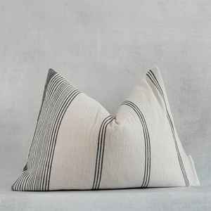 ปลอกหมอนอิงลายทางทำมือจากขนสัตว์ – ปลอกหมอนอิงตกแต่งสไตล์โบโฮทำมือสำหรับตกแต่งโซฟาและบ้าน - Product Image 6