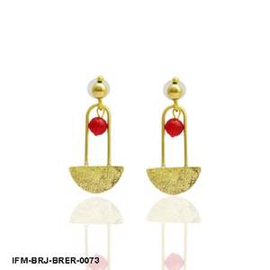 Pendientes de Aro Geométricos de Moda Hechos a Mano para Mujer, Diseño de Latón Estilo Linterna con Acento de Cuentas de Vidrio Rojas, Resistentes al Deslustre, Ideales para Fiestas - Product Image 1