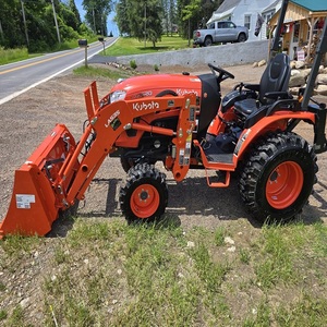 รถแทรกเตอร์เกษตรขนาดเล็ก Kubota LX2620 พร้อมระบบขับเคลื่อน 4 ล้อ เกียร์ HST 3 ระดับ กำลังเครื่องยนต์ดีเซล 23.3 แรงม้า และระบบควบคุมที่ใช้งานง่าย - Product Image 5