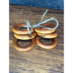 Anneau de serviette de table en bois élégant et classique, fait main, écologique, durable, rond, accessoires de décoration de table par Tradebyd - Product Image 2