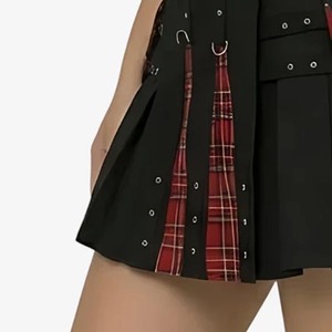 Kilt écossais noir pour femme avec accents à carreaux rouges et poches avant, coupe classique, jupe en polyester - Product Image 6
