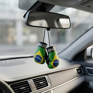 Mini-gants de boxe en cuir PU avec drapeau du Brésil – Décoration pour voiture, porte-clés (Couleurs et logo OEM disponibles) - Product Image 2