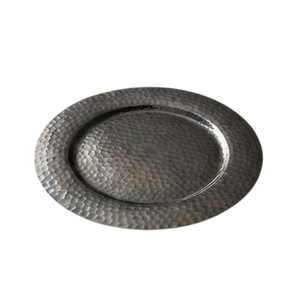 Assiette de service alimentaire ronde martelée argentée, assiette de présentation métallique sûre pour mariages, fêtes et traiteurs - Product Image 5